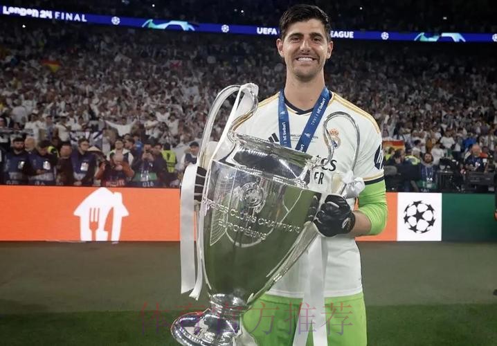 库尔图瓦：阿扎尔会留在皇马 大家知道他的能力